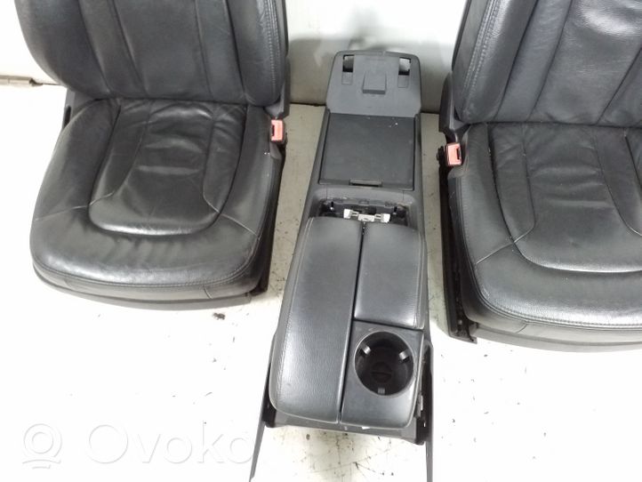 Audi Q7 4L Seat and door cards trim set 