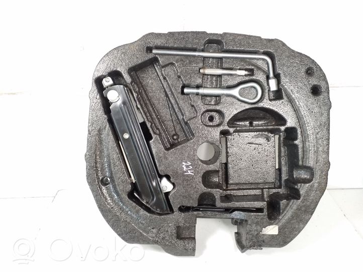 Mercedes-Benz SLK R172 Tool set A1726830414