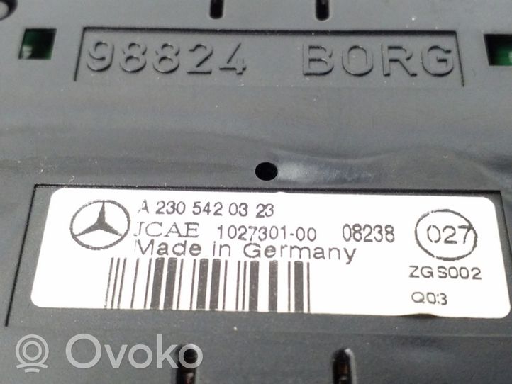 Mercedes-Benz SL R230 Pysäköintitutkan anturin näyttö (PDC) A2305420323