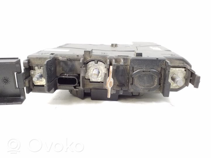 Mercedes-Benz SLK R172 Module de fusibles A1725401450