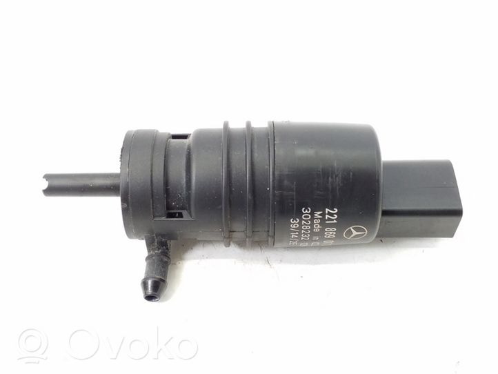 Mercedes-Benz SLK R172 Pompe de lave-glace de pare-brise A2218690121