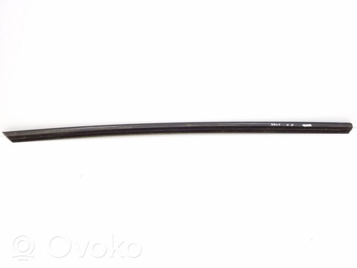 Mercedes-Benz SLK R172 Moulure de vitre de la porte avant A1727200124