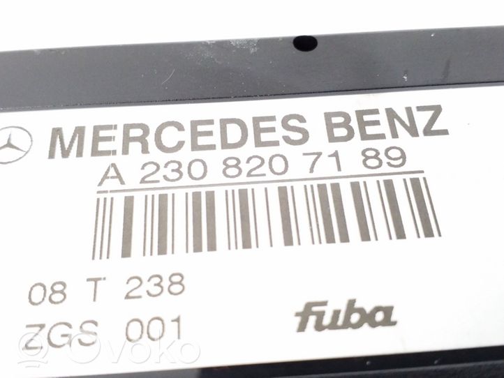 Mercedes-Benz SL R230 Pystyantennivahvistin A2308207189