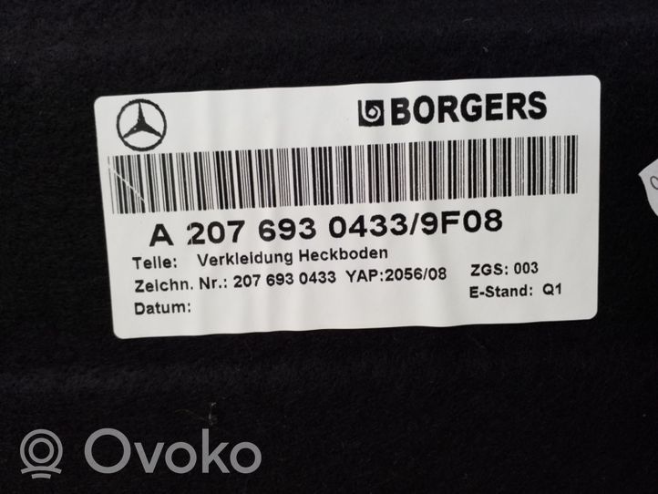 Mercedes-Benz E C207 W207 Šoninė apdaila (prie lango) A2076930433