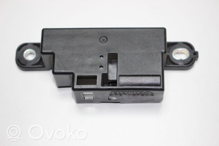 Honda CR-V GPS-pystyantenni 38387TF0003