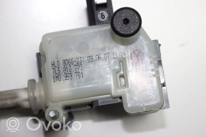 Porsche Cayenne (9PA) Serratura del tappo del serbatoio del carburante 7L5810773