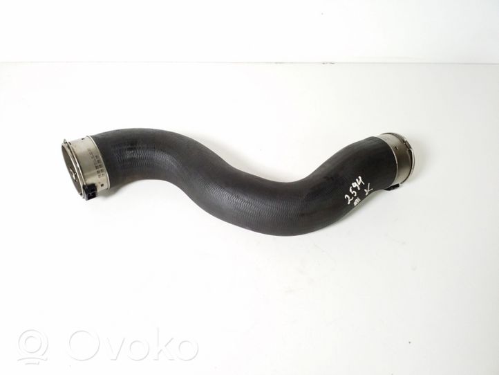 Mercedes-Benz SLK R172 Tube d'admission de tuyau de refroidisseur intermédiaire A1725280782