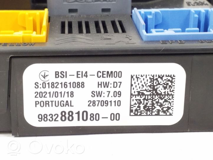 Opel Corsa F Sulakemoduuli 9832881080