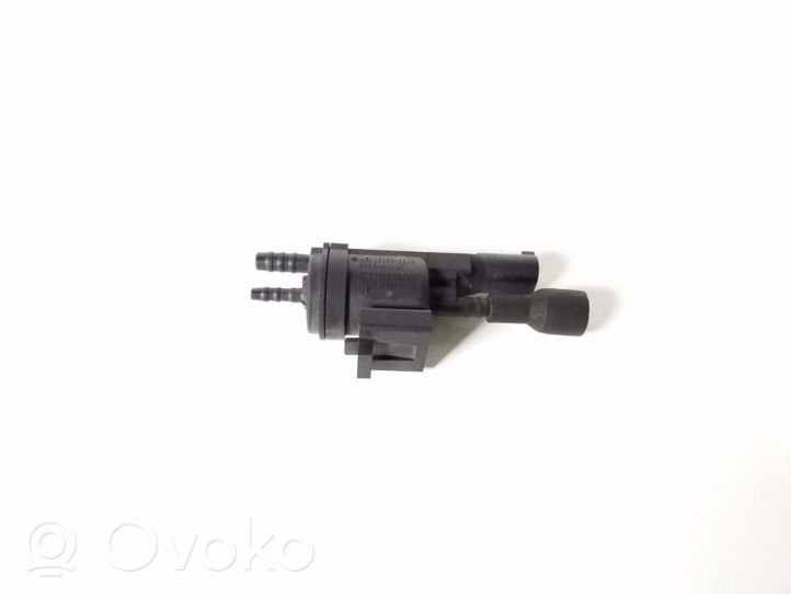 Mercedes-Benz GLK (X204) Sensor / Fühler / Geber A0025401497