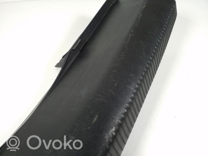 Audi A4 S4 B8 8K Rivestimento laterale del portellone posteriore/bagagliaio 8K5863471