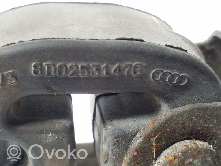 Audi A4 S4 B8 8K Staffa/supporto di montaggio della marmitta 8D0253147G