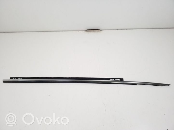 Audi A5 8T 8F Moulure de vitre de la porte avant 8T0853283C