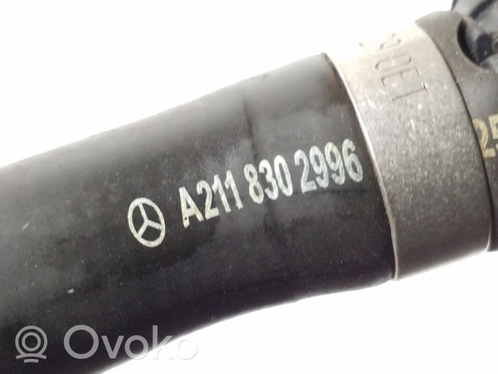 Mercedes-Benz CLS C219 Žarna (-os)/ vamzdis (-džiai) A2118302996