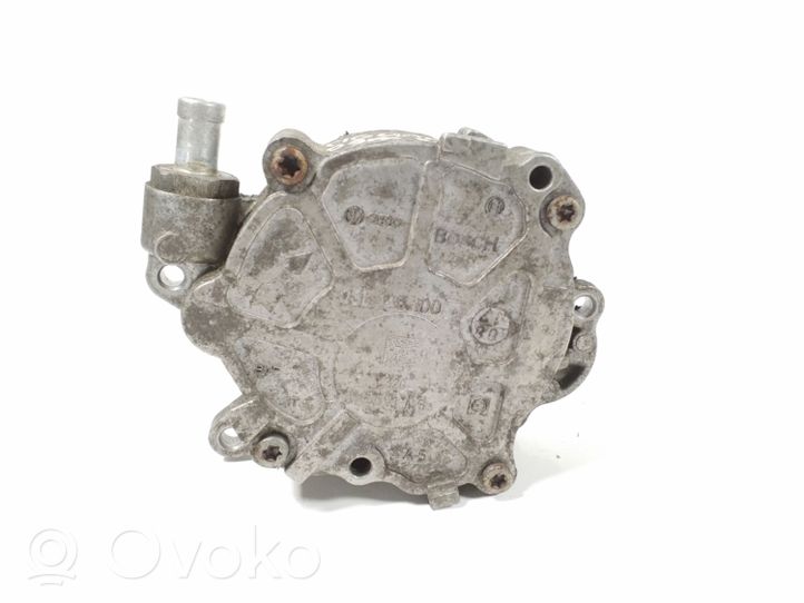 Volkswagen Tiguan Vacuum pump 03L145100