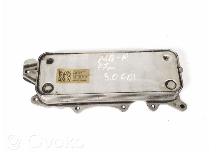 Mercedes-Benz R W251 Soporte de montaje del filtro de aceite A6421800165