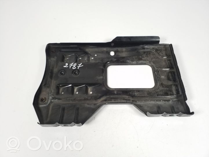 Mercedes-Benz E C207 W207 Staffa di montaggio della batteria A2046200018