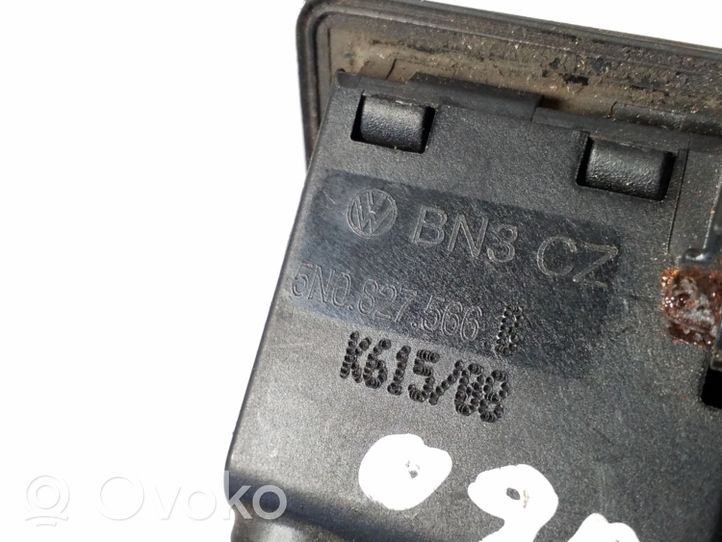 Audi A4 S4 B8 8K Išorinė bagažinės atidarymo rankena 5N0827566B