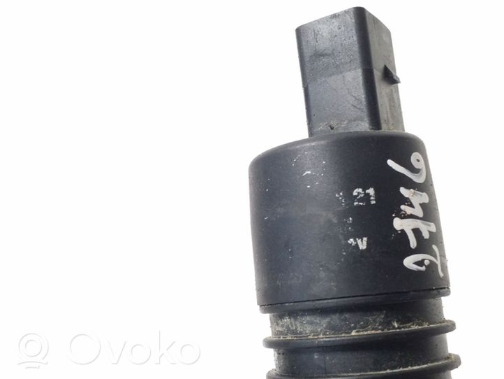 Mercedes-Benz E C207 W207 Pompe de lave-glace de pare-brise A2218690121