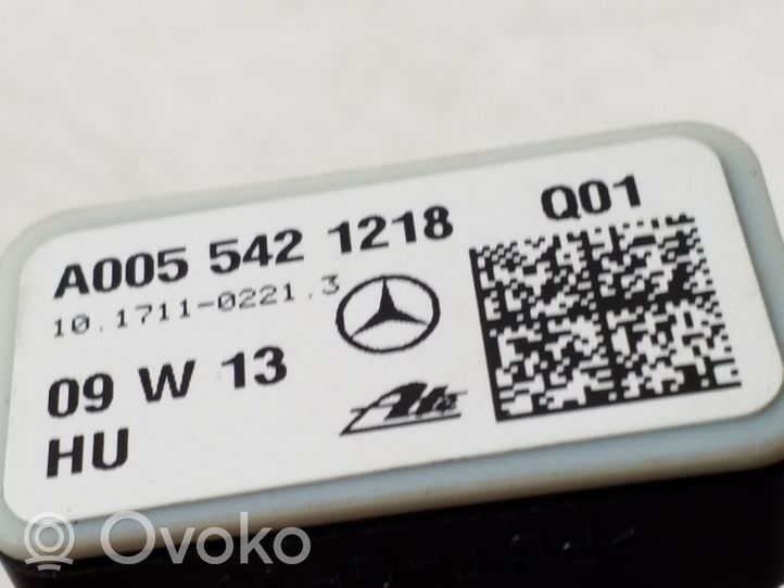Mercedes-Benz E C207 W207 Czujnik uderzenia Airbag A0055421218