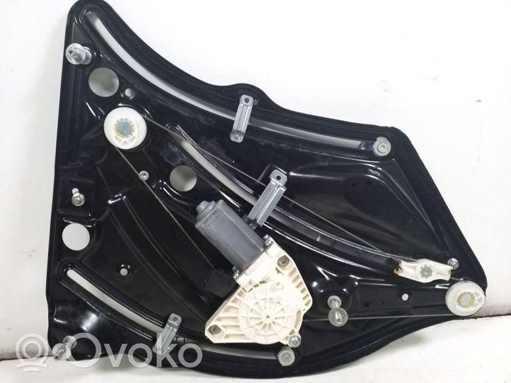 Mercedes-Benz E C207 W207 Motorino deflettore/vetro A2076700103