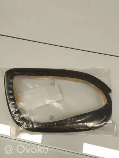 Mercedes-Benz W123 Altro elemento di rivestimento della portiera anteriore 1236900322