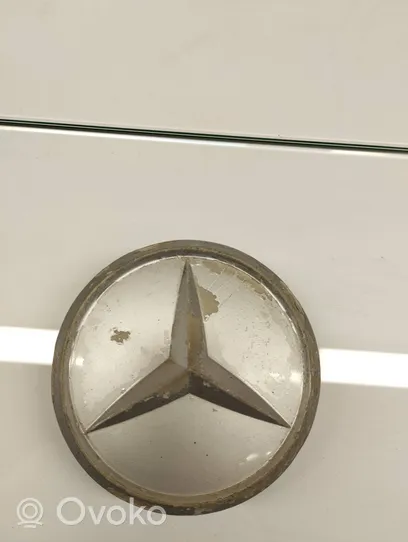 Mercedes-Benz W123 Alkuperäinen pölykapseli 1074000025