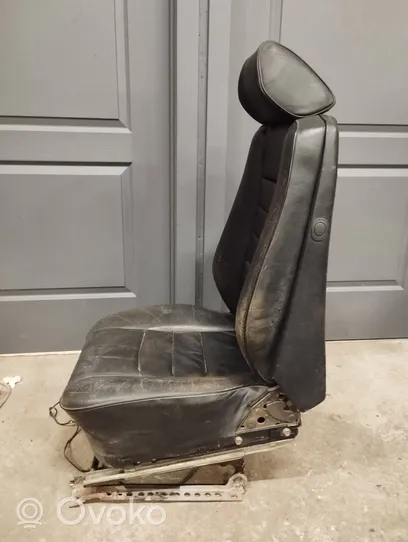 Mercedes-Benz 380 560SEC C126 Front driver seat 1269102530