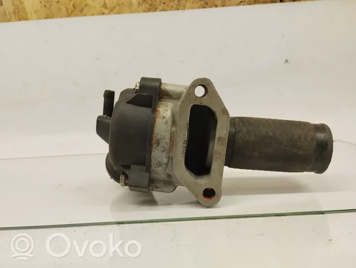 Mercedes-Benz 190 W201 Boîtier de thermostat / thermostat 1022030373