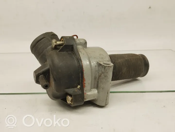 Mercedes-Benz 190 W201 Boîtier de thermostat / thermostat 1022030373