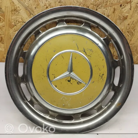Mercedes-Benz 250 280 C CE W114 R14 wheel hub/cap/trim 1154010324