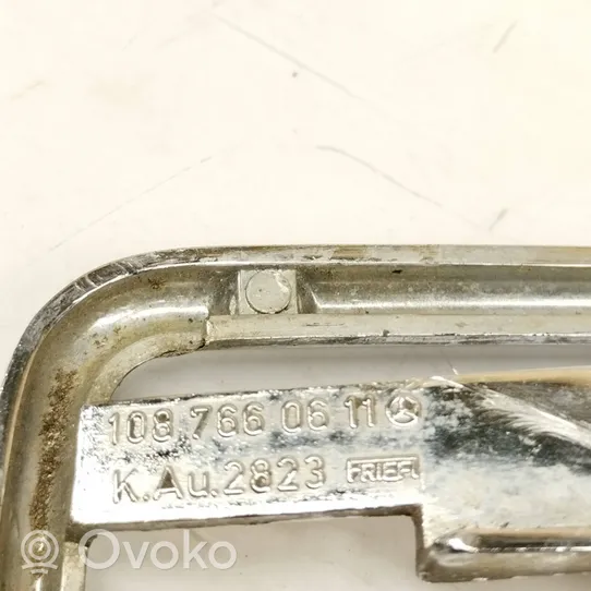 Mercedes-Benz COMPAKT W115 Türgriffkappe Türgriffblende vorne 1087660611