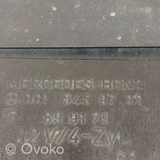 Mercedes-Benz E W124 Przekaźnik / Modul układu ogrzewania wstępnego 0015459732