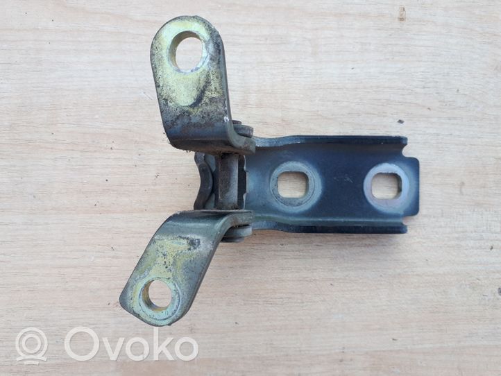 Chevrolet Cruze Front door upper hinge 13501712