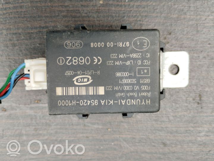 KIA Carnival Komputer / Sterownik ECU i komplet kluczy 391083E520