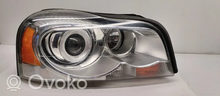 Volvo XC90 Lampa przednia 