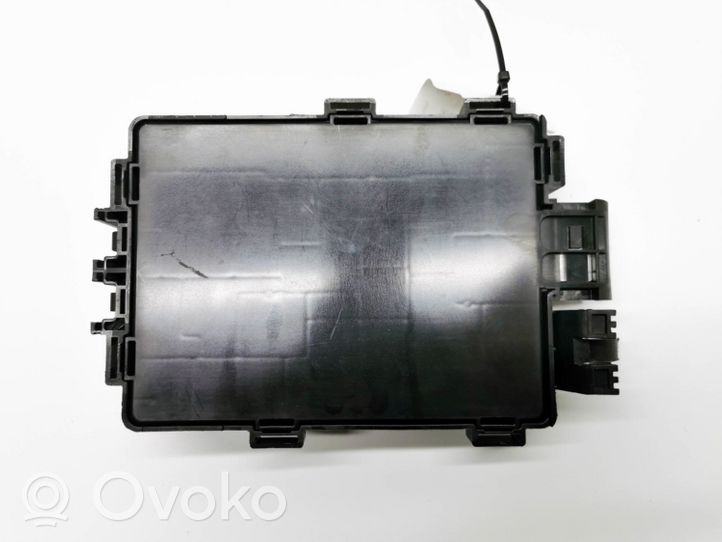 Tesla Model X Sulakemoduuli 1034409-01-E