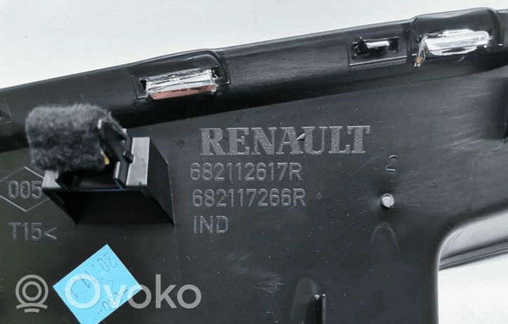 Renault Zoe Ramka deski rozdzielczej 682112617R