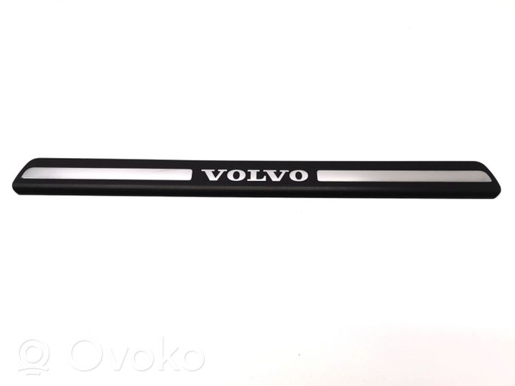 Volvo V60 Priekinio slenksčio apdaila (vidinė) 8659960