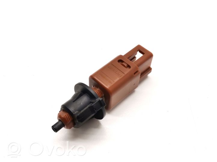 Nissan Leaf I (ZE0) Interruptor sensor del pedal de freno 13126MN