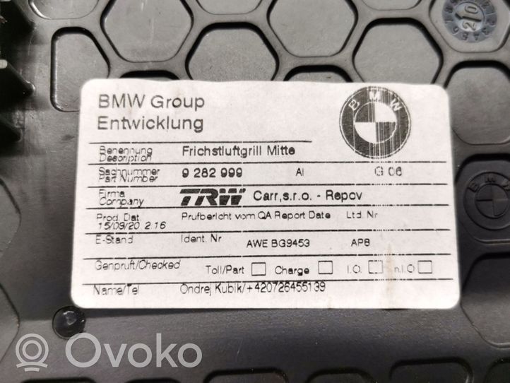 BMW i3 Dysze / Kratki środkowego nawiewu deski rozdzielczej 9282999