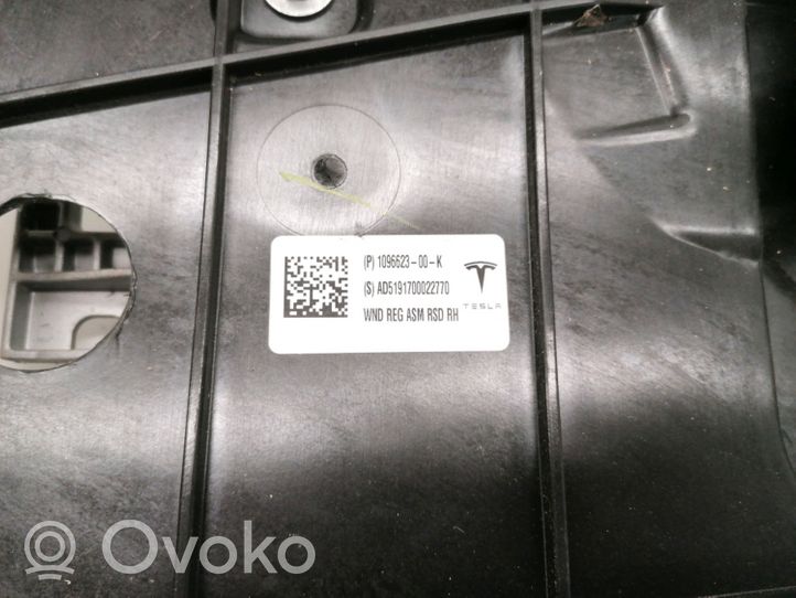 Tesla Model 3 Elektryczny podnośnik szyby drzwi tylnych 1096623-00-K