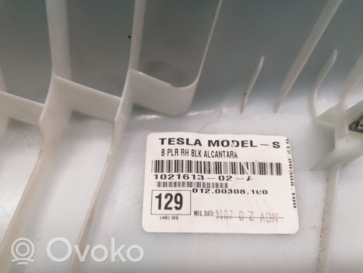 Tesla Model S (B) Revêtement de pilier (haut) 1021613-02-A