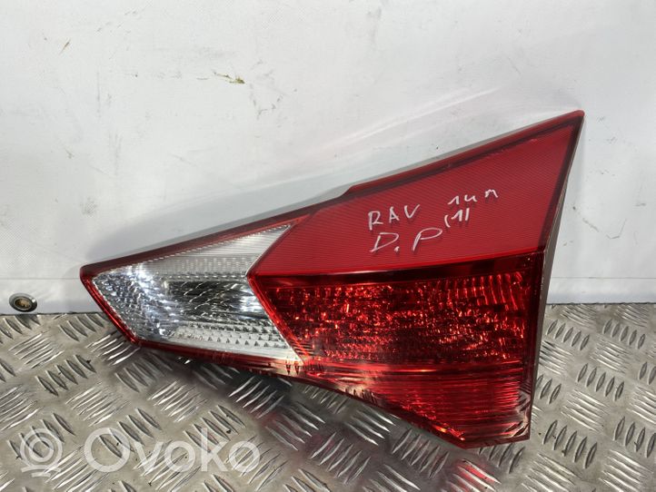 Toyota RAV 4 (XA40) Lampy tylnej klapy bagażnika 13670
