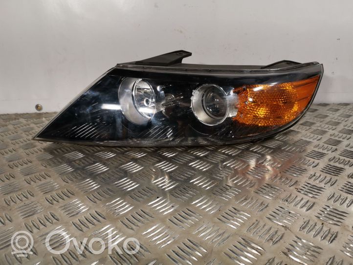 KIA Sorento Priekšējais lukturis 921012P040