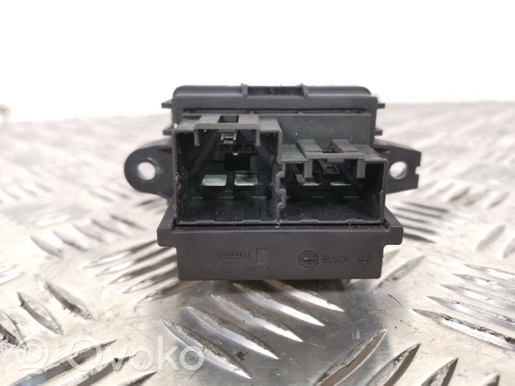 Opel Zafira C Heater blower fan relay 