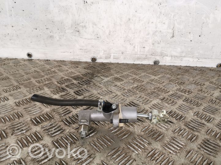 Honda CR-V Clutch master cylinder 