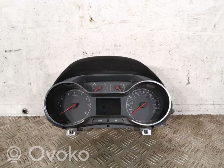 Opel Crossland X Geschwindigkeitsmesser Cockpit 