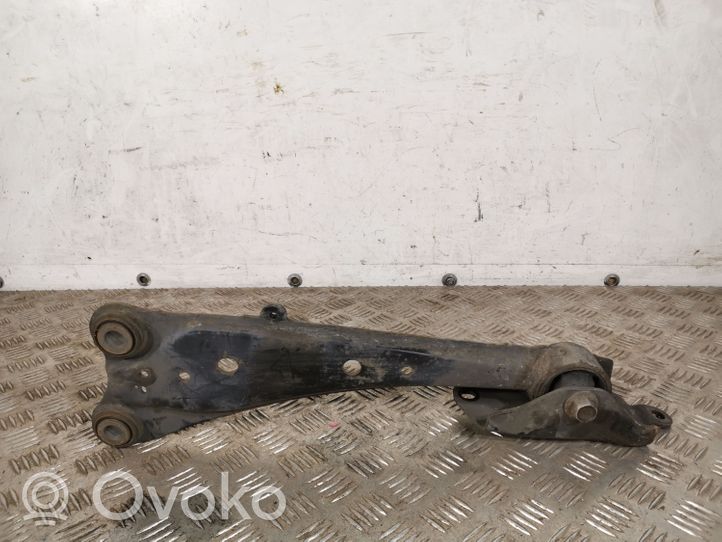 Toyota RAV 4 (XA40) Braccio di controllo sospensione posteriore (usato) 