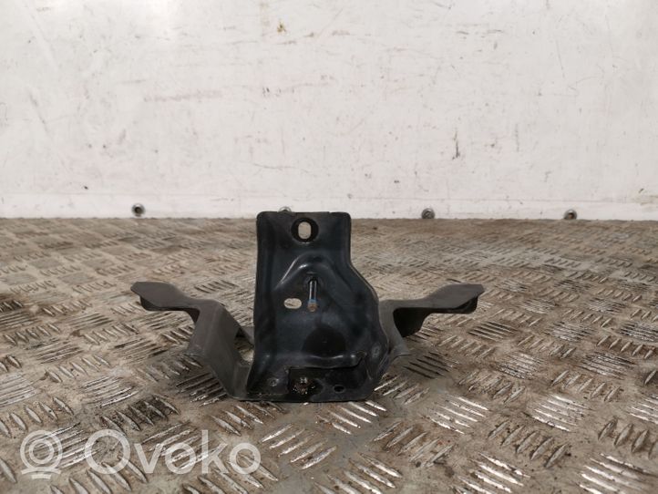 Infiniti Q50 Support, fixation radiateur 