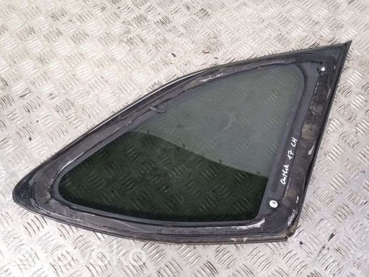 Subaru Outback (BS) Fenêtre latérale avant / vitre triangulaire 